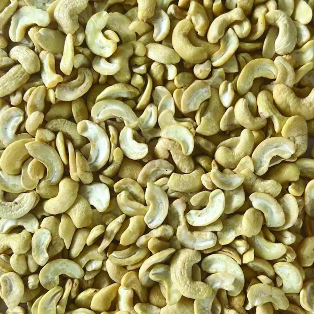 أنصاف كاجو مقشر